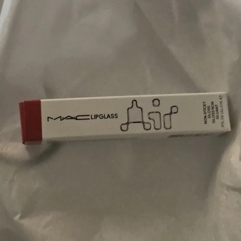 MAC Cosmetics Lipglass in Vibrant Red